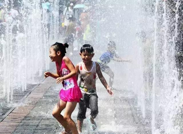呀路古泼水季图片 呀路古泼水季图片